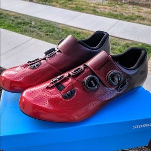 Shimano R7 road shoe 46 wide - 3 hole, cleats not included